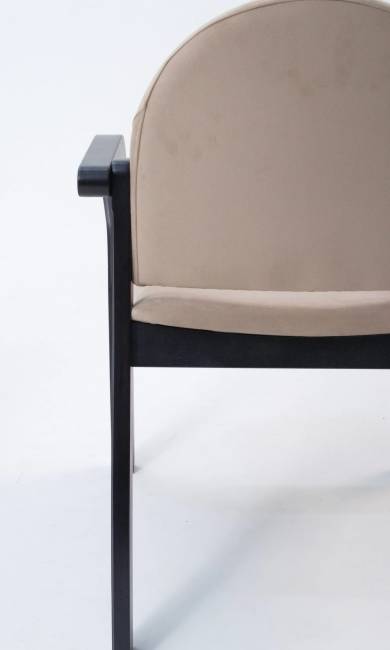 Стул-кресло Джуно 2.0 чёрный/бежевый Стул-кресло Джуно 2.0 чёрный/бежевый